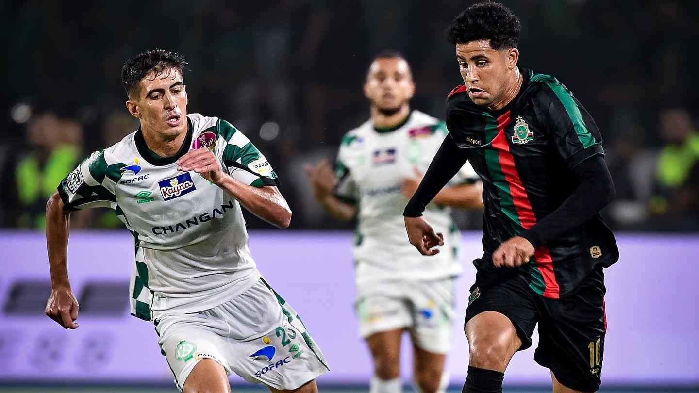 الكلاسيكو .. الجيش الملكي يواجه الرجاء الرياضي في قمة الدورة ال17