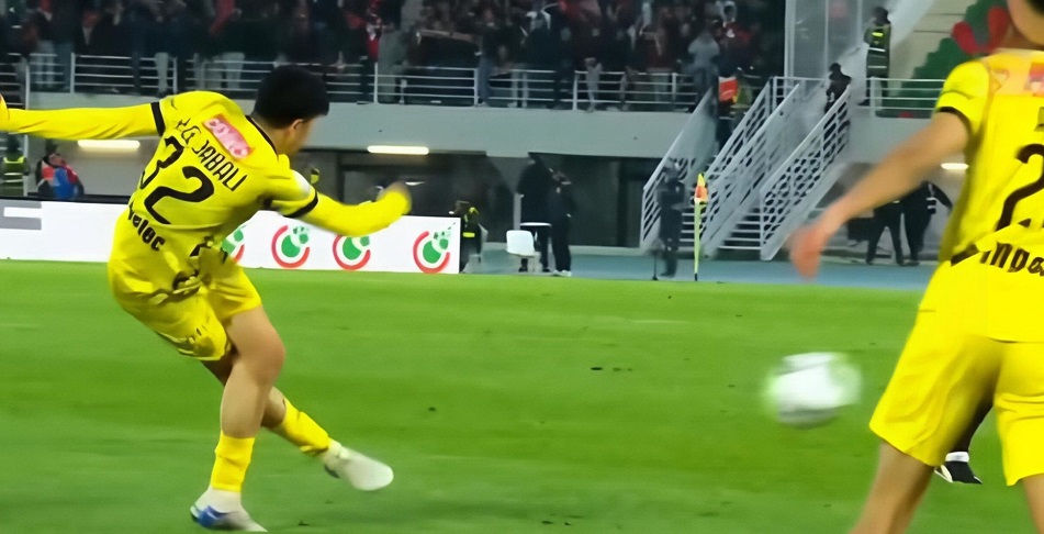 البطولة.. المغرب الفاسي ينفرد بالصدارة عقب فوزه على الوداد الرياضي