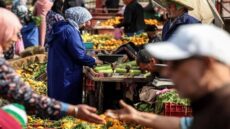 ثقة الأسر تتحسن.. لكن المخاوف من غلاء المعيشة والبطالة مستمرة